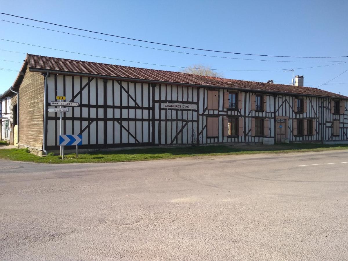 La Varniere Montier-en-Der Buitenkant foto