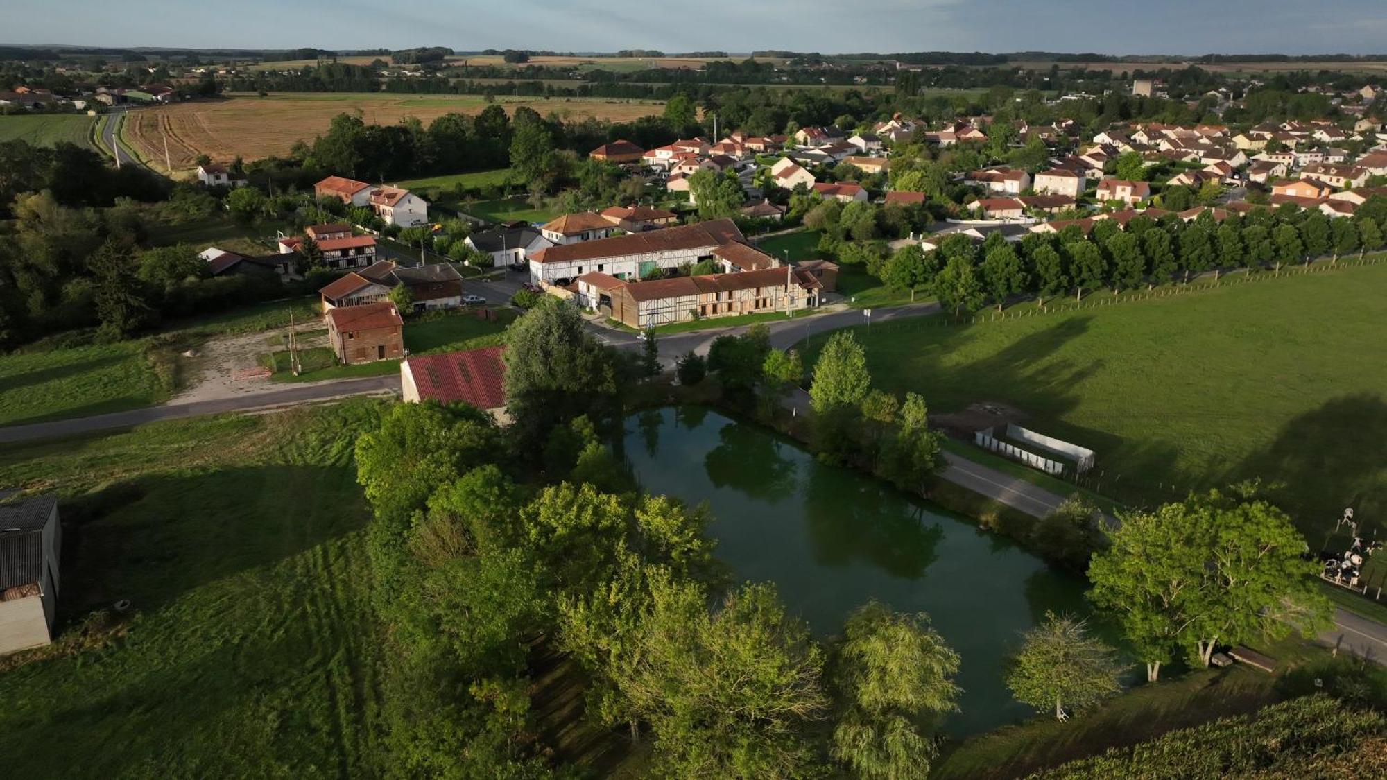 La Varniere Montier-en-Der Buitenkant foto